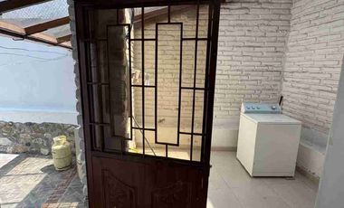 Vendo casa sector av de las Américas