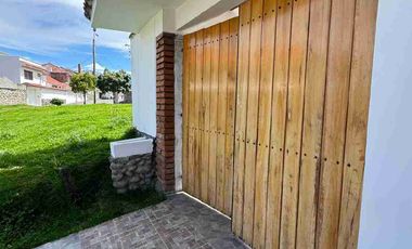 Vendo casa sector av de las Américas