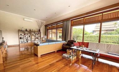For Rent / Sale Luxury private pool villa along the Ping river and mountain view. Located in making Kaew Subdistrict, Mae Rim District, Chiang Mai.