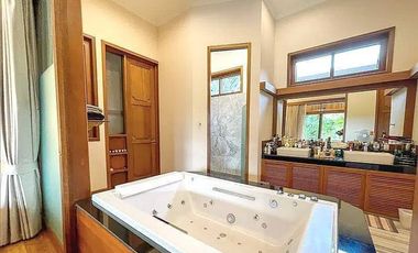 For Rent / Sale Luxury private pool villa along the Ping river and mountain view. Located in making Kaew Subdistrict, Mae Rim District, Chiang Mai.