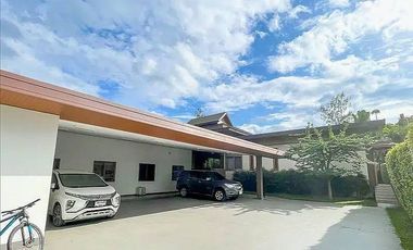 For Rent / Sale Luxury private pool villa along the Ping river and mountain view. Located in making Kaew Subdistrict, Mae Rim District, Chiang Mai.