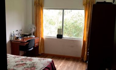 DE VENTA HERMOSA QUINTA CON AMPLIA AREA VERDE, Sector La Raya Ricaurte C1519