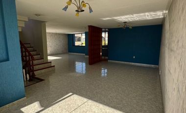 Renta de Casa a unas cuadras de la estacion de Tren Pinosuarez