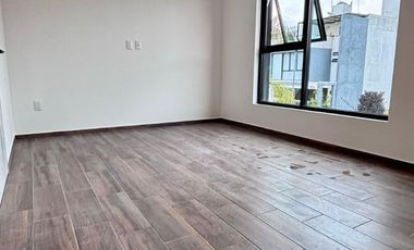 Casa de 3 Habitaciones y Jardín en Venta Ubicada en Cumbres Residencial