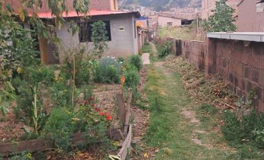 EN VENTA CASA COMO TERRENO A UNOS PASOS DE LA PLAZOLETA DE CHINPAHUAYLLA - SAN JERONIMO