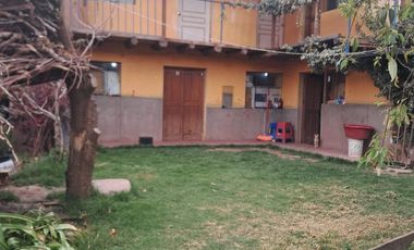 EN VENTA CASA COMO TERRENO A UNOS PASOS DE LA PLAZOLETA DE CHINPAHUAYLLA - SAN JERONIMO
