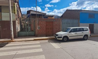 EN VENTA CASA COMO TERRENO A UNOS PASOS DE LA PLAZOLETA DE CHINPAHUAYLLA - SAN JERONIMO