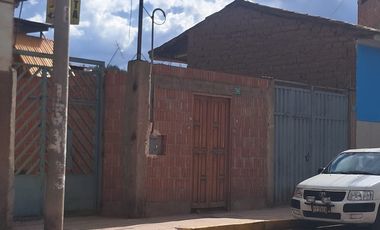 EN VENTA CASA COMO TERRENO A UNOS PASOS DE LA PLAZOLETA DE CHINPAHUAYLLA - SAN JERONIMO