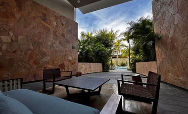 Departamento de Playa en Venta en $12,800,000.00 en Condominio NIMA BAY en la Marina de Puerto Vallarta, Jalisco, Mexico