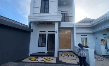 Rumah Komersial 2 Lantai Strategis Tengah Kota Dekat CIPLAZZ Rajabasa, Bandar Lampung