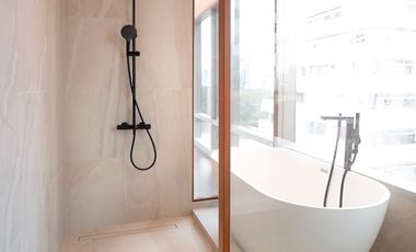 Condo for Sale 2 Bedrooms in Lumphini