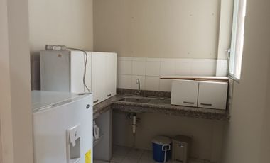 Alquilo departamento de dos plantas en la Garzota