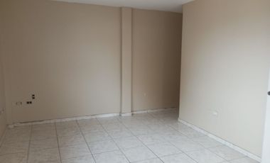 Alquilo departamento de dos plantas en la Garzota