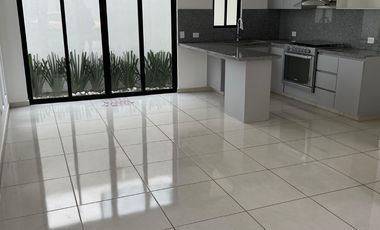 Casa Moderna en venta en Cuautlancingo, Puebla.