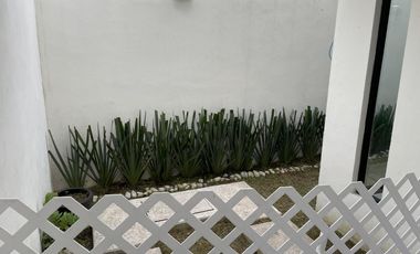 Casa Moderna en venta en Cuautlancingo, Puebla.