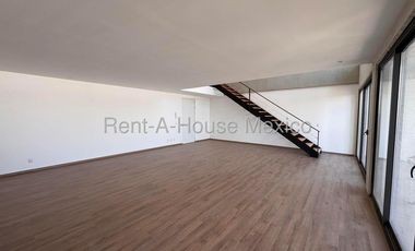 Altos de Juriquilla penthouse de dos niveles en RENTA QH3436