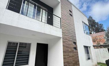 Amplia Casa Amoblada en Renta con espacioso garaje