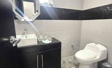 Amplia Casa Amoblada en Renta con espacioso garaje