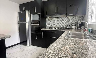 Amplia Casa Amoblada en Renta con espacioso garaje