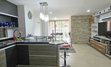 Apartamento de 3 alcobas y servicio en venta. Medellín - Conquistadores