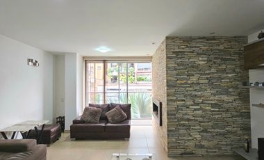 Apartamento de 3 alcobas y servicio en venta. Medellín - Conquistadores