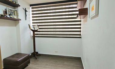 Apartamento de 3 alcobas y servicio en venta. Medellín - Conquistadores