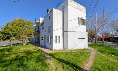 CASA 2 DORMITORIOS-PARRILLERO-GARAGE