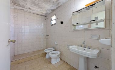 CASA 2 DORMITORIOS-PARRILLERO-GARAGE