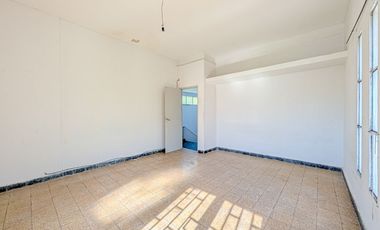 CASA 2 DORMITORIOS-PARRILLERO-GARAGE