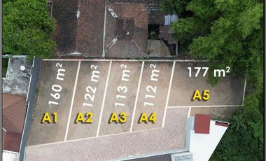 Kos 2 lantai Jl. Kabupaten, Jambon Jogja, 9 pintu, carport muat 2 mobil dan 12 motor lebih