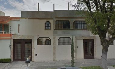 CASA EN REMATE EN NAUCALPAN CIUDAD SATELITE