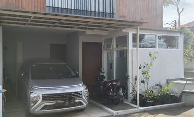 Rumah 2 lantai di Bintaro Cluster ada Private kolam renang Dewasa
