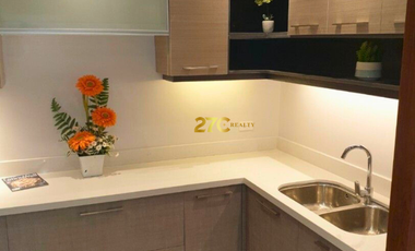 Townhouse for Rent with 3 Parking Slots in San Nicolas, Manila
