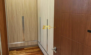 Townhouse for Rent with 3 Parking Slots in San Nicolas, Manila