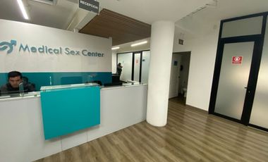 Gran oficina 471 m2, muchos privados, especial cosmética