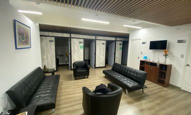 Gran oficina 471 m2, muchos privados, especial cosmética