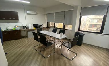 Gran oficina 471 m2, muchos privados, especial cosmética