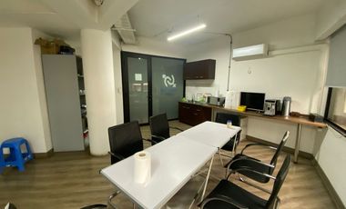 Gran oficina 471 m2, muchos privados, especial cosmética