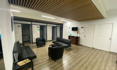 Gran oficina 471 m2, muchos privados, especial cosmética