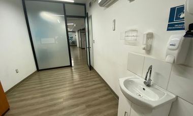 Gran oficina 471 m2, muchos privados, especial cosmética
