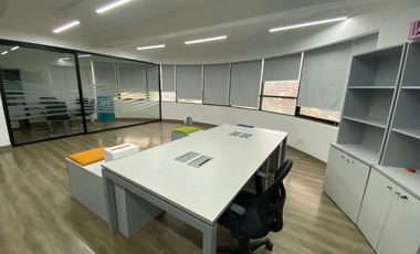 Gran oficina 471 m2, muchos privados, especial cosmética