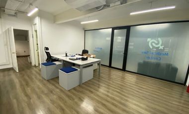 Gran oficina 471 m2, muchos privados, especial cosmética