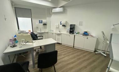 Gran oficina 471 m2, muchos privados, especial cosmética