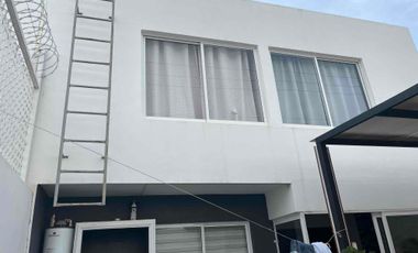 Casa en venta dentro de privada zona sur pte de la ciudad Frac San Agustín