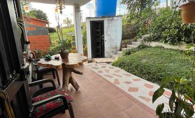 Vendo Finca por la Av. Condina