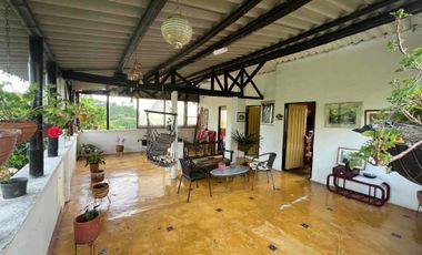 Vendo Finca por la Av. Condina