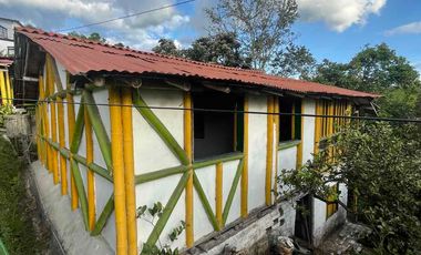 Vendo Finca por la Av. Condina