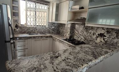 Departamento Semiamoblado en Alquiler en la Alborada,  Planta Baja, 2 Habitaciones, 2 Baños, Parqueo, Norte de Guayaquil.