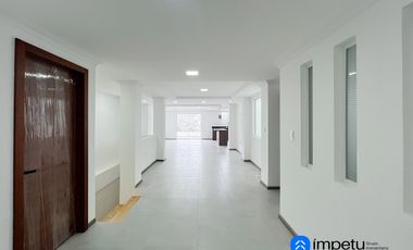 Departamento triplex en venta en sector Estancia Norte cerca de la avenida principal al norte de la ciudad de Loja