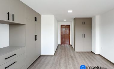 Departamento triplex en venta en sector Estancia Norte cerca de la avenida principal al norte de la ciudad de Loja